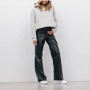 LEVI ‘S - 70'S FAUX LEATHER FLARE WOMEN'S PANTS **New Without Tag**